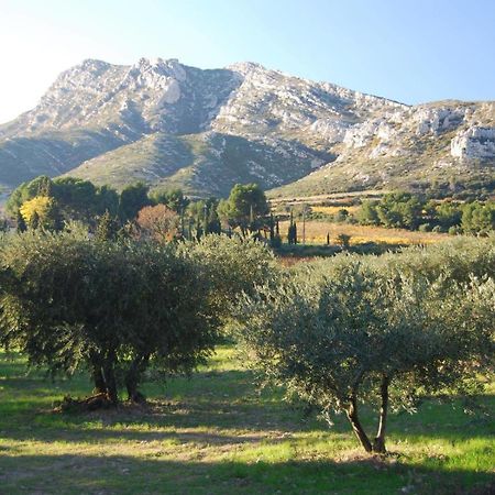 Sous Le Soleil Des Alpilles Daire Mouries Dış mekan fotoğraf