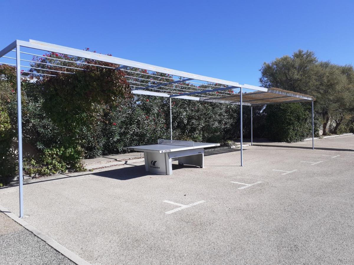 Sous Le Soleil Des Alpilles Daire Mouries Dış mekan fotoğraf